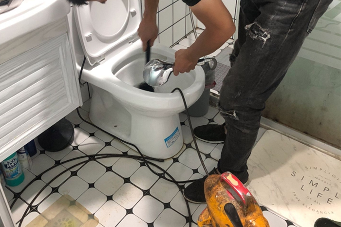 宜丰马桶堵塞自己疏通还是找师傅？专业上门服务让你省时更省心