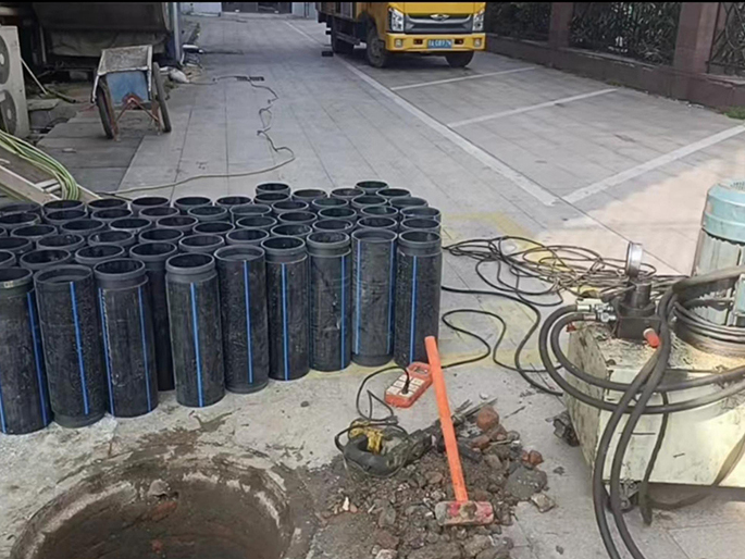 宜丰PE置换管厂家 DN315置换管 非开挖管短管置换