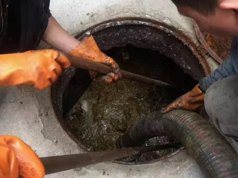 宜丰清理化粪池时如何避免沼气的危害？